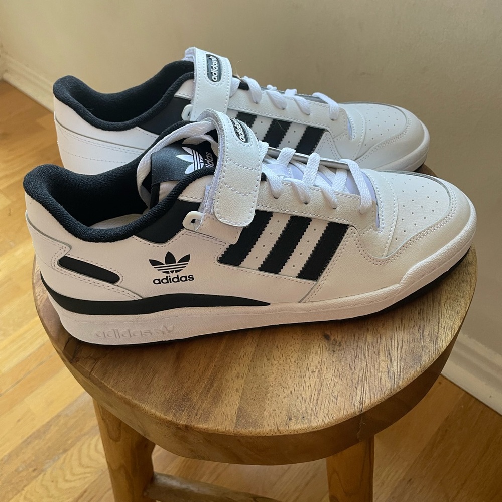NWT Adidas Forum Low Sneakers